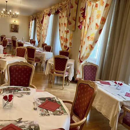 De Champagne Hotel 2*