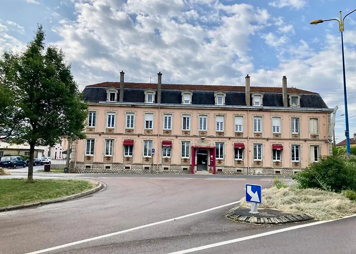 Hotel De Champagne 2*