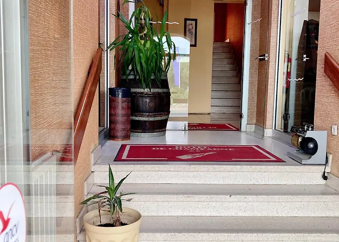 فندق De Champagne 2*