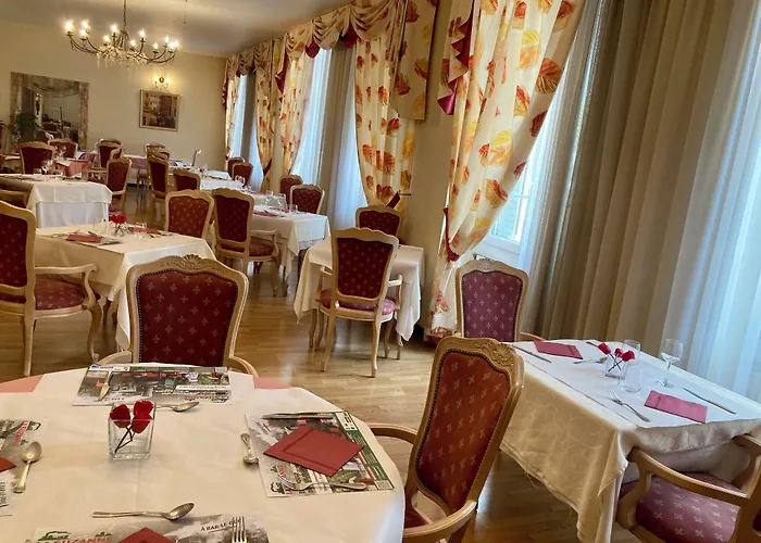 De Champagne Hotel 2*