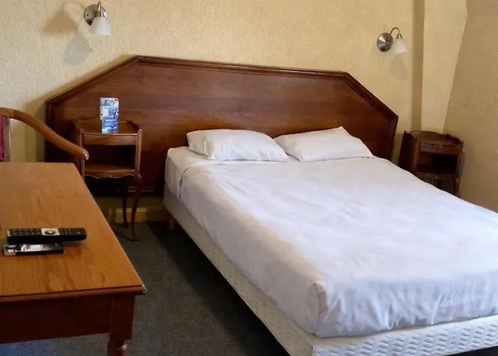 Hotel De Champagne 2*